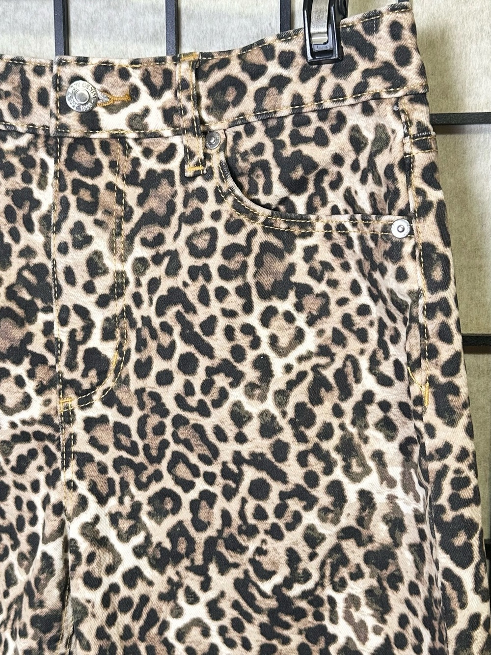 LOFT Petite Leopard Print Barrel Pants - Picture 3 of 9